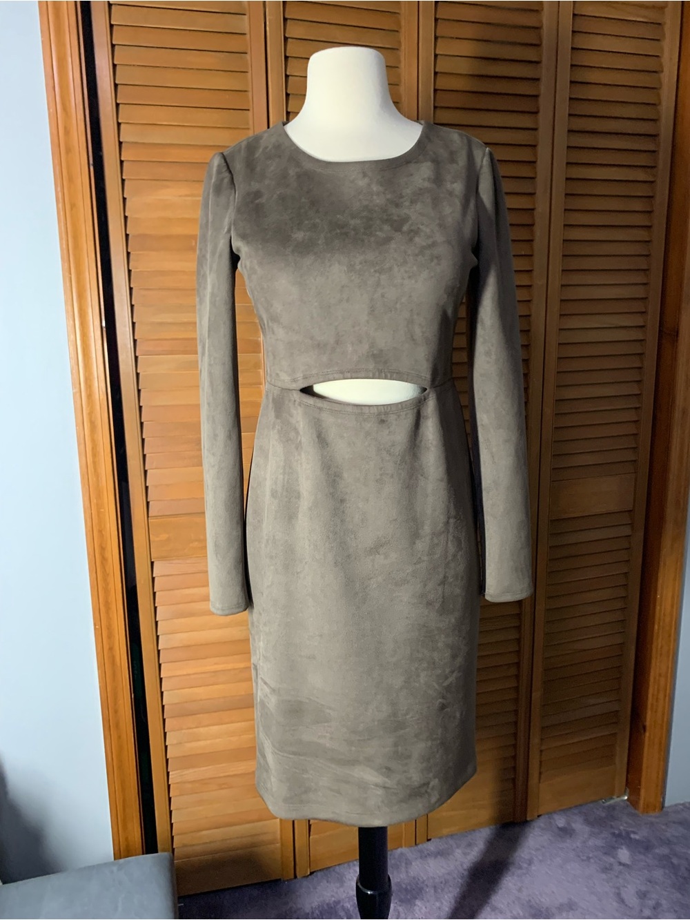 BCBGMaxAzria Taupe/Brown Long-Sleeve Suede-Look Cutout Dress